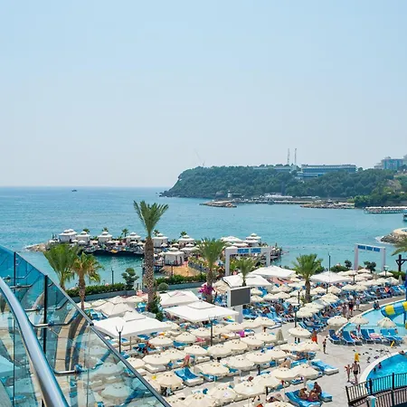 Курортный комплекс Granada Luxury 5*